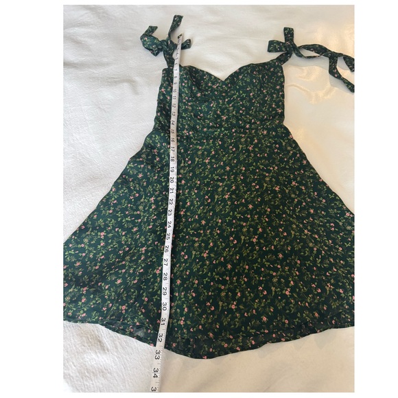 Reformation Niara Mini Dress in the Coriander Floral  Size: 4 - Picture 6 of 12